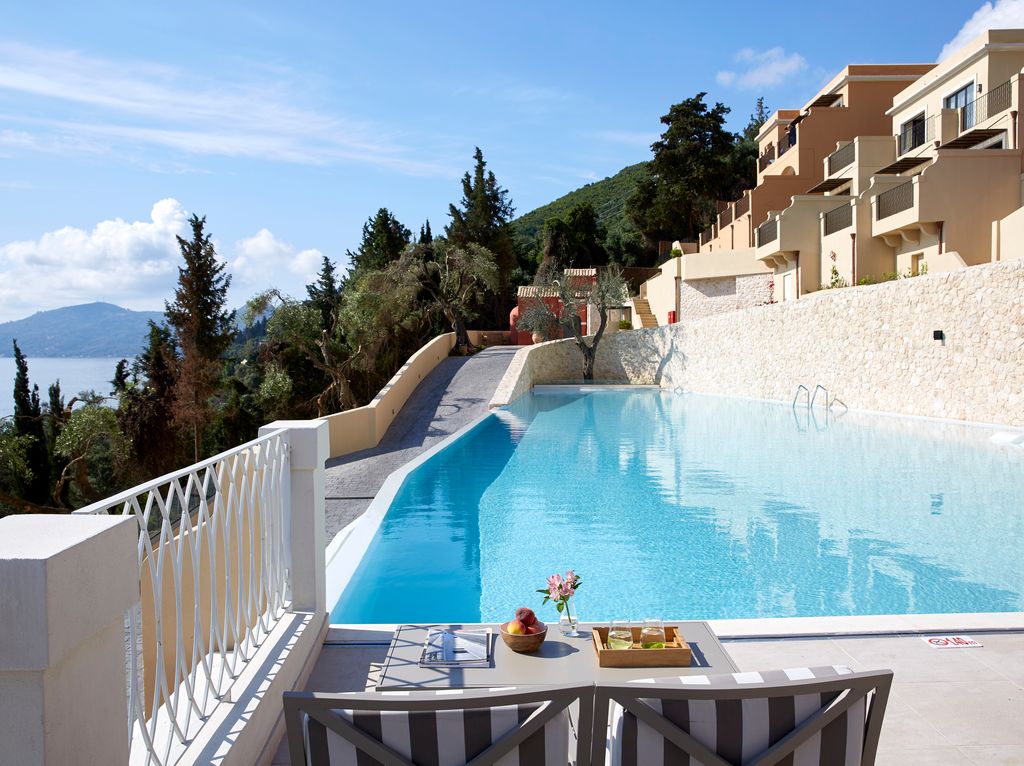 Aquavit pool bar and restaurant at Nido 