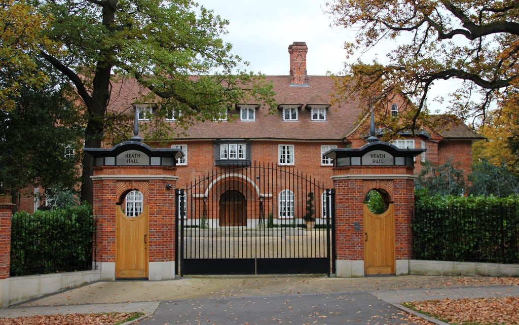 Exterior shot of house on Bishops Avenue in London that Justin Bieber once called home