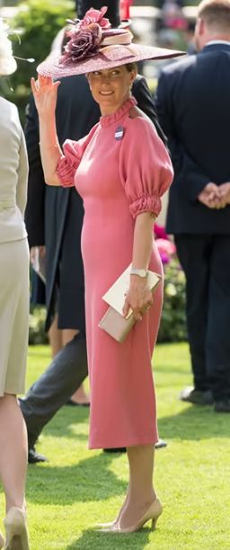 sophie wessex pink dress