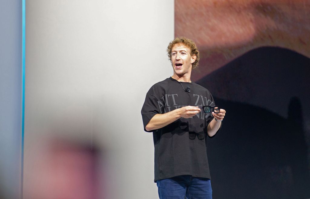Mark Zuckerberg Smart Lunes