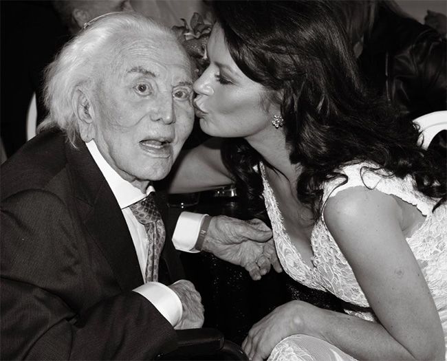 kirk douglas catherine zeta jones