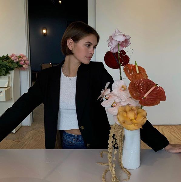Kaia Gerber stuns Instagram fans with her dramatic hair transformation ...