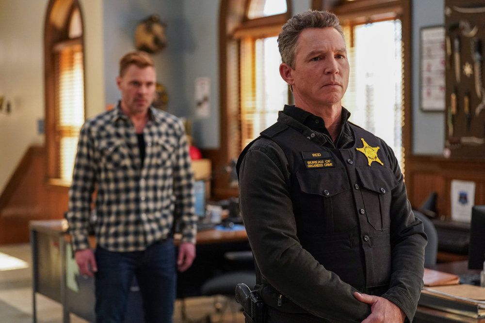 Patrick John Flueger as Officer Adam Ruzek, Shawn Hatosy as Deputy Chief Reid in Chicago PD