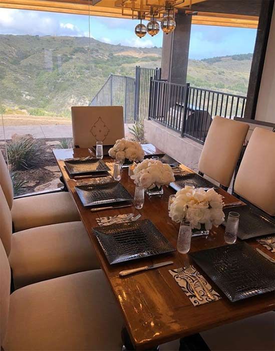 caitlyn jenner house outdoor dining table