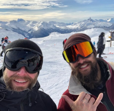 Jason Mamoa skiing with friends 