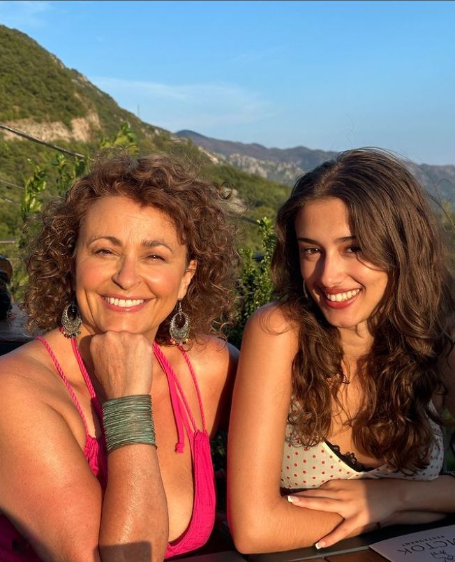 Nadia Sawalha and daughter Kiki