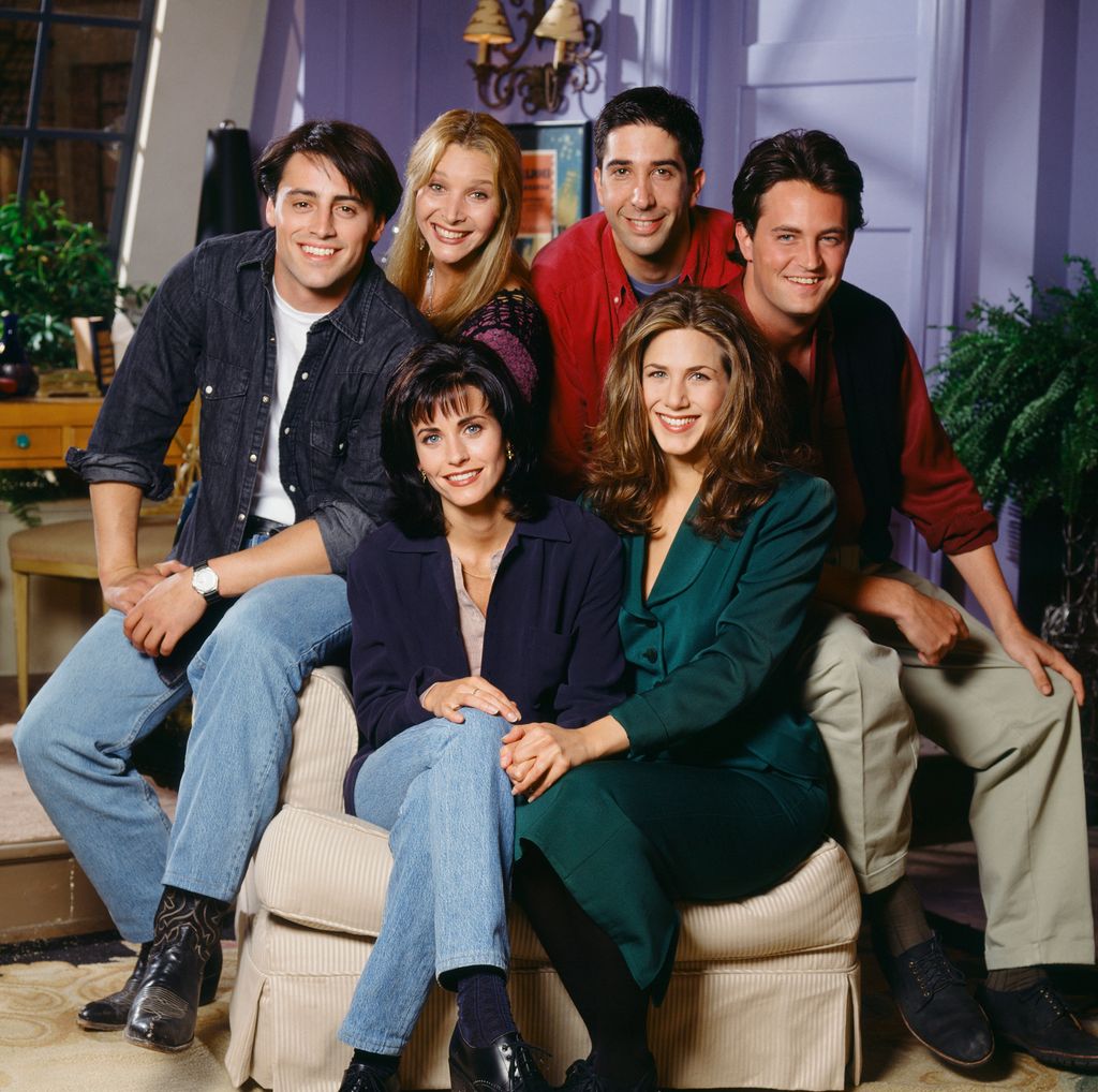 Matt LeBlanc as Joey Tribbiani, Lisa Kudrow as Phoebe Buffay, David Schwimmer as Ross Geller, Matthew Perry as Chandler Bing (front l-r) Courteney Cox as Monica Geller, Jennifer Aniston as Rachel Green in 1994