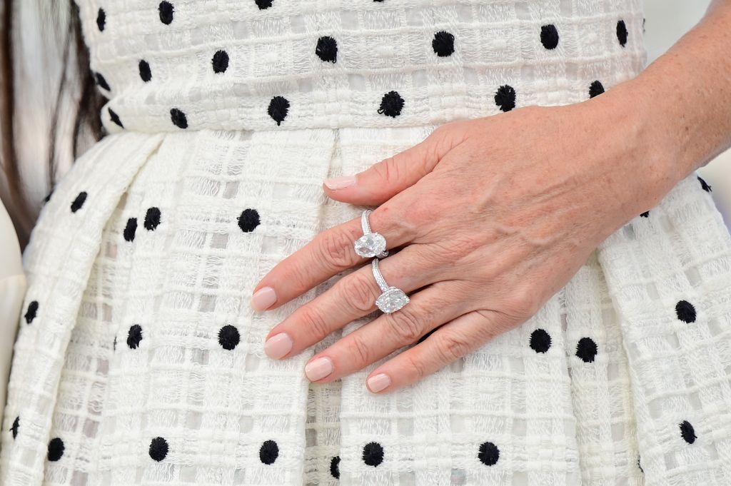 Demi Moore's two diamond rings up close