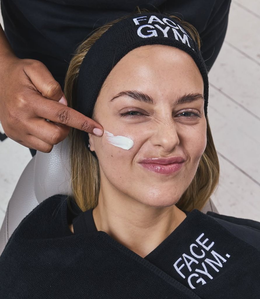 woman at facegym