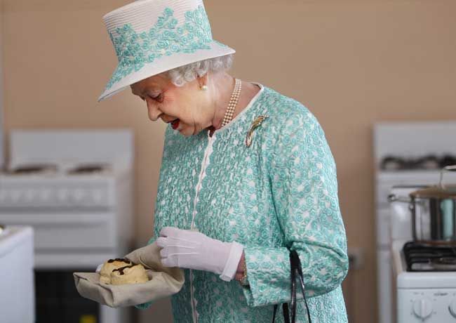 queen eating scones