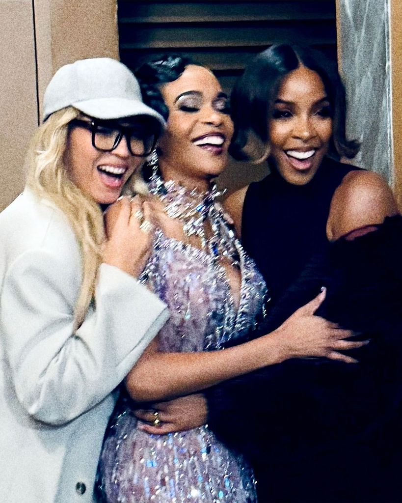 Beyoncé and Kelly visited Michelle on the opening night of her Broadway show