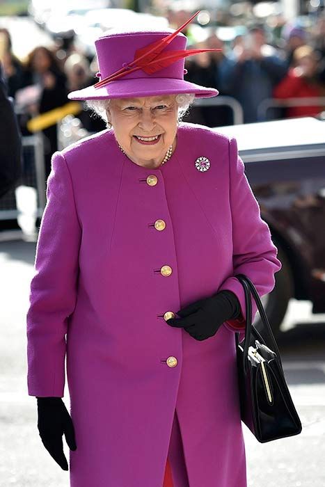 Buckingham Palace say that the Queen remains politically neutral after ...