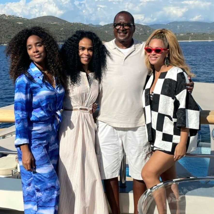 Matthew with Destiny's Child, including daughter Beyoncé