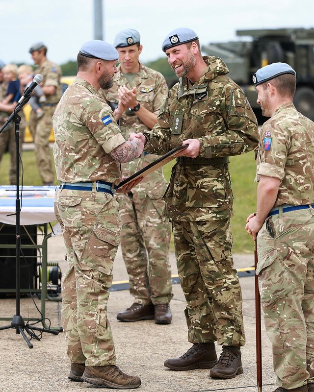 prince william visiting army air corps 