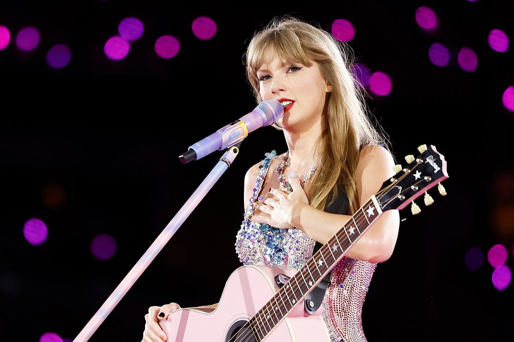 Taylor Swift teases fans with first glimpse of re-recorded hit song ...