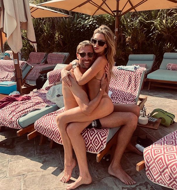 abbey clancy peter crouch legs