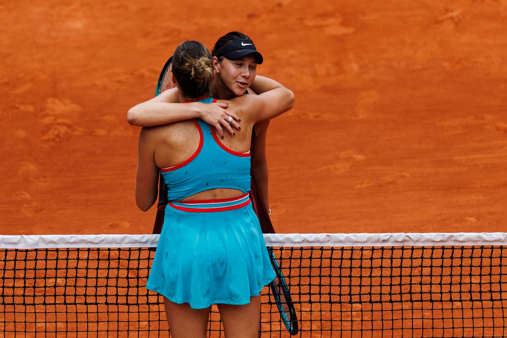Aryna Sabalenka of Belarus celebrates her victory over Amanda Anisimova of the United States in the fourth round of the women's singles at Roland Garros