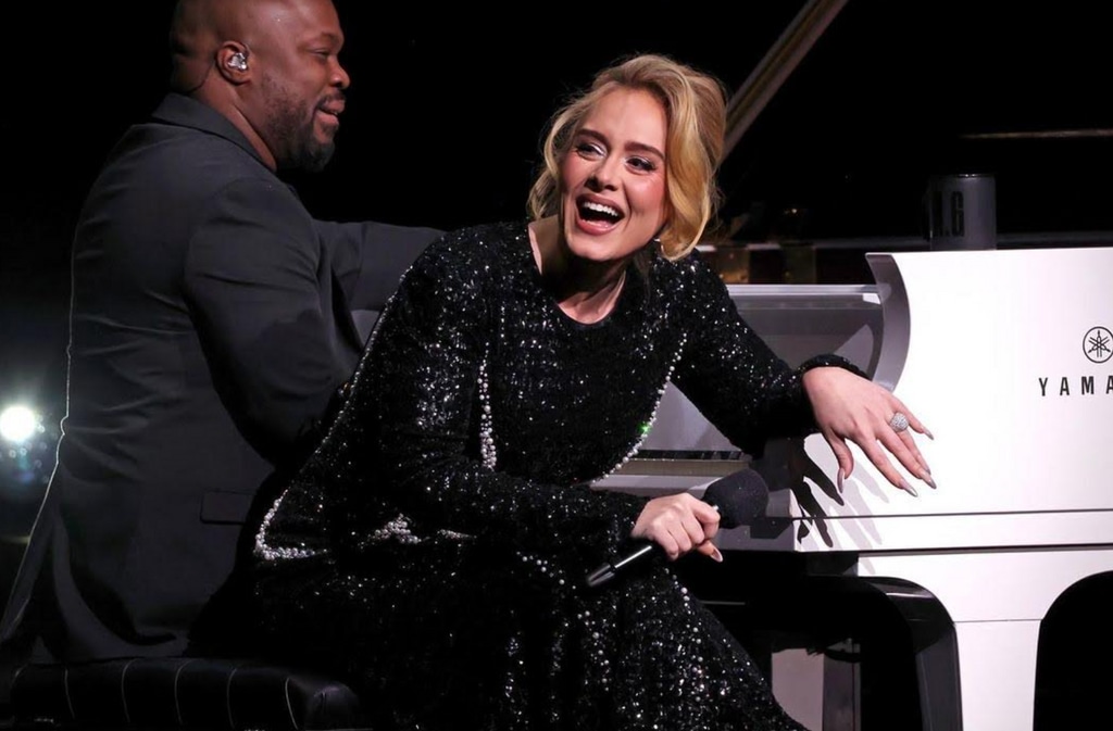 Adele performed in Las Vegas on January 28 flaunting her showstopping cocktail ring