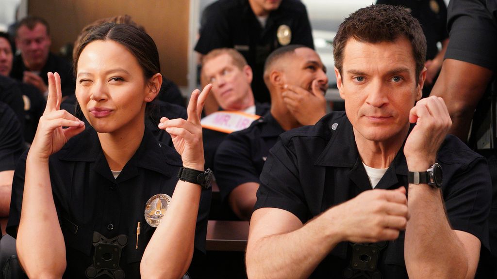 Melissa O'Neil et Nathan Fillion filant la recrue