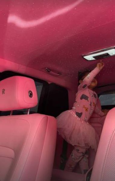 kylie jenner daughter stormi pink jeep