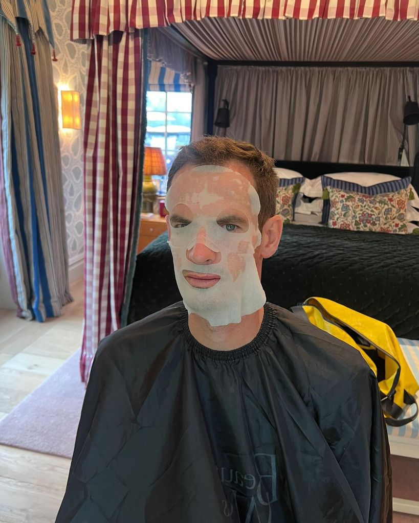 andy murray wearing face mask 