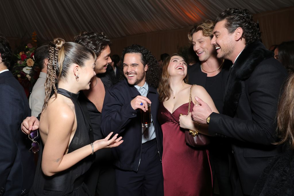 Mika Abdalla, Antonio Cipriano, Jalen Thomas Brooks, Ella Bright, Stephen Kalyn et Belmont Cameli sont les stars de Off Campus