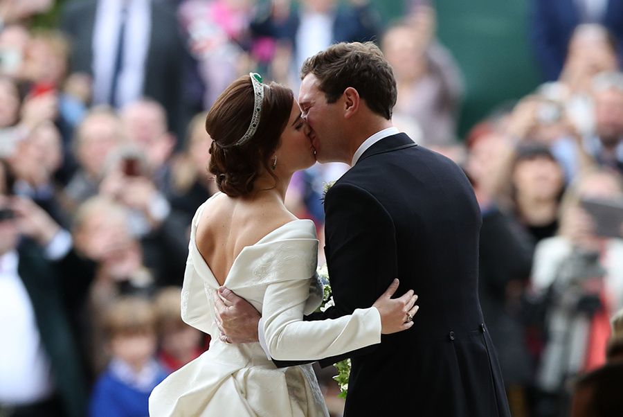 princess eugenie and jack brooksbank kissing