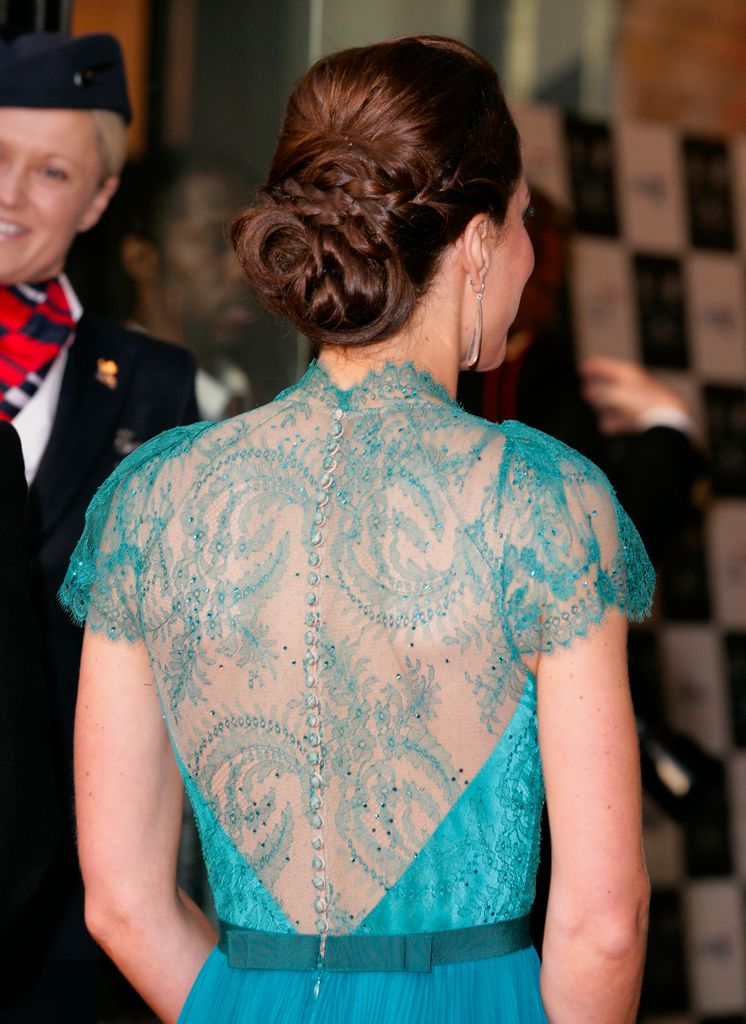 kate middleton's backless lace dress