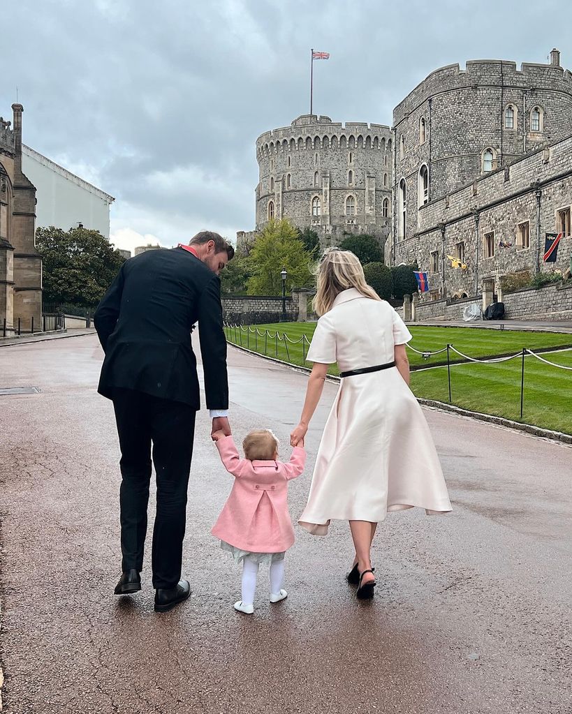 Stuart broad and mollie king with daughter from behind