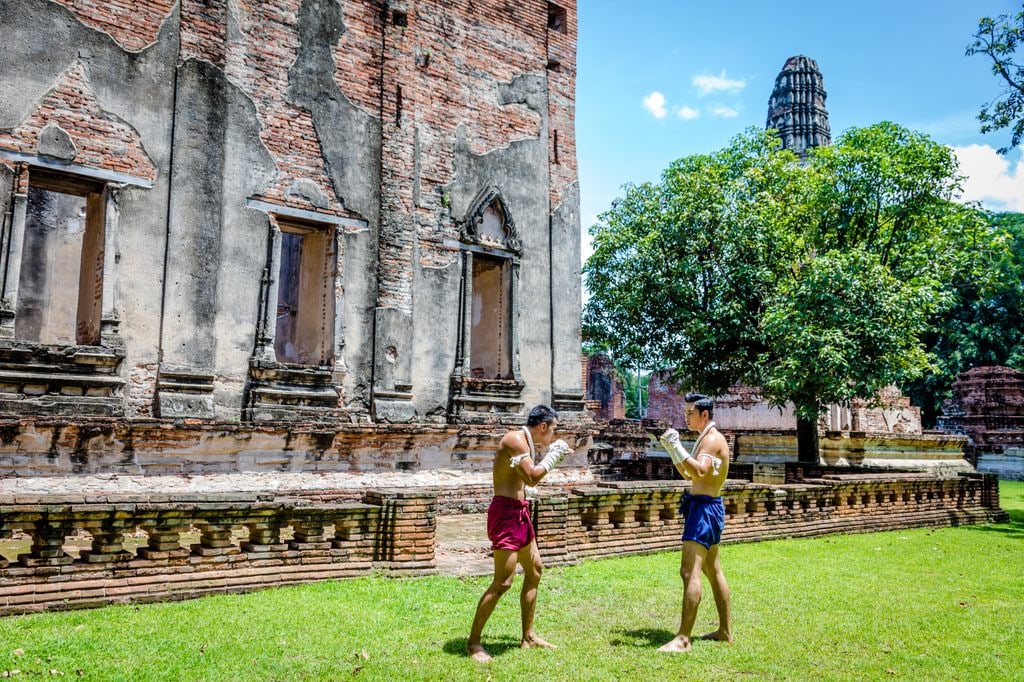 Two men doing muai Thai