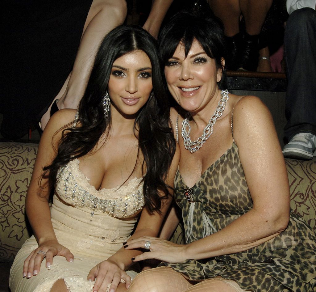 Kim Kardashian i Kris Jenner na pierwszym przyjęciu księżniczki TAO w klubie nocnym TAO w The Venetian Hotel and Casino Resort, 2007