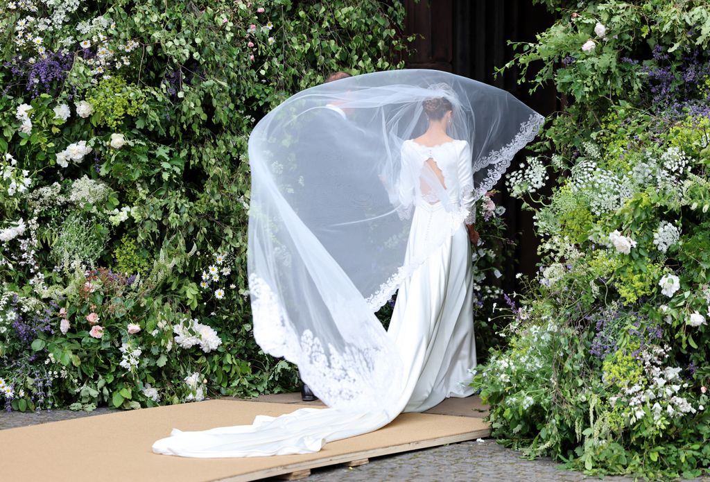 Olivia's gorgeous veil in the wind