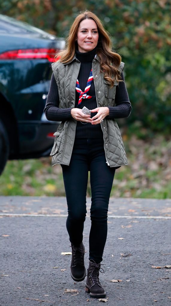 Kate Middleton resurfaces in skinny jeans and combat boots on Mother's ...