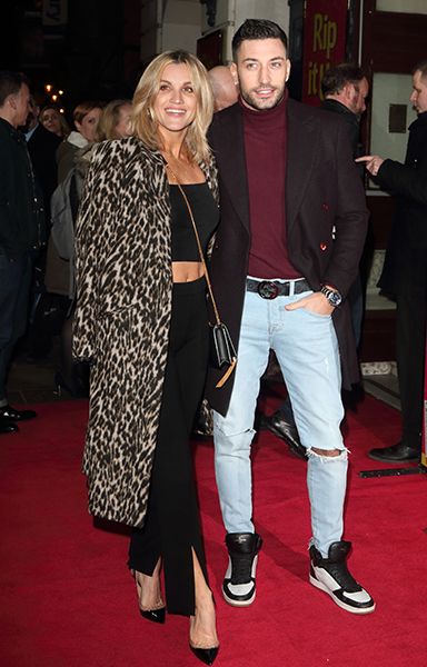 ashley roberts and giovanni pernice on red carpet