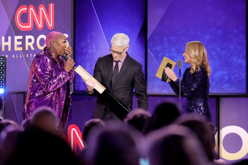 Shirley Raines accepts the 2021 Hero of the Year Award from Anderson Cooper and Kelly Ripa 