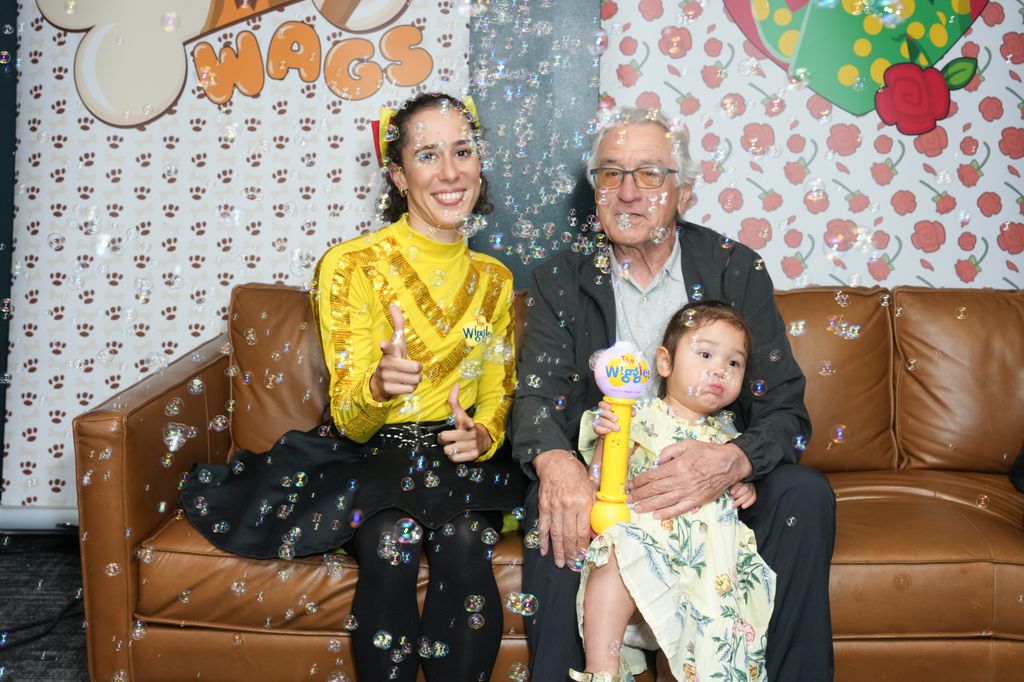 robert de niro gia the wiggles