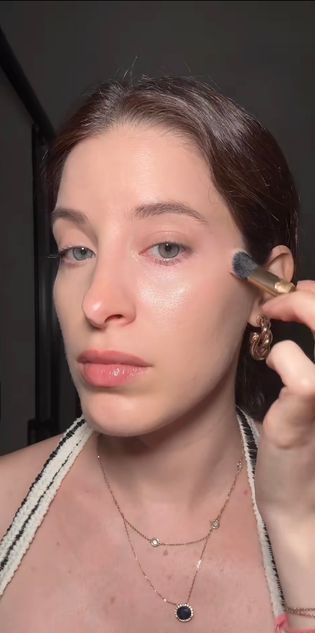 red lipstick concealer trick