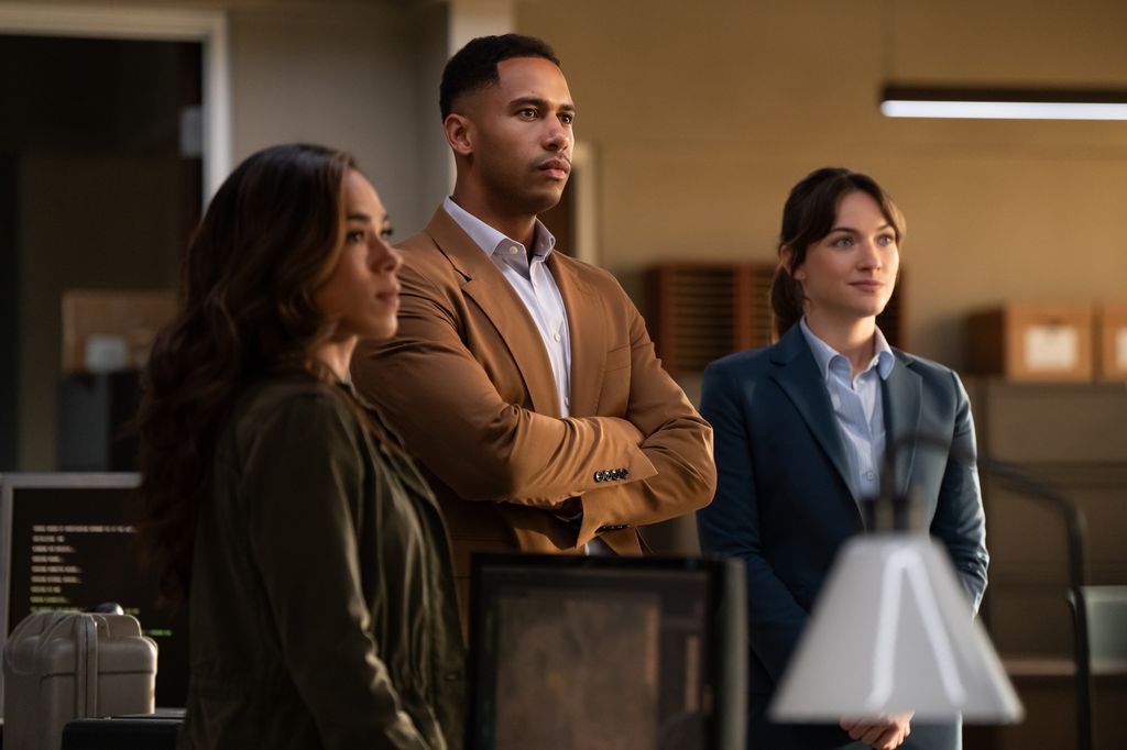 Amber Oliveras (Jessica Camacho), Keyonte Bell (Elliot Knight), and Evan Shepherd (Violett Beane) in COUNTDOWN  