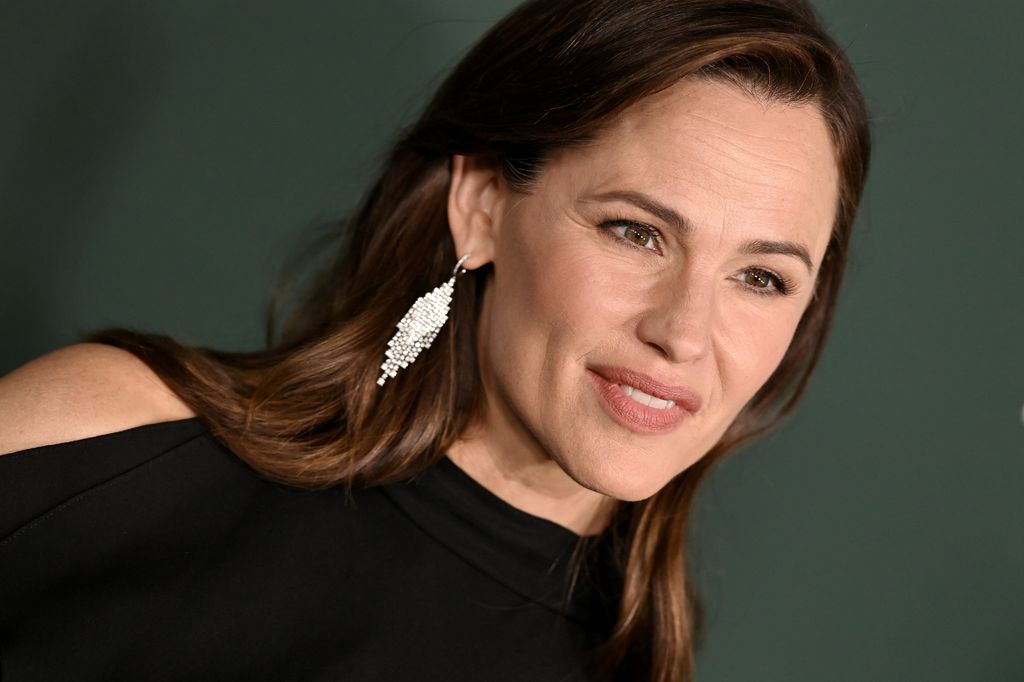 Jennifer Garner in black dress