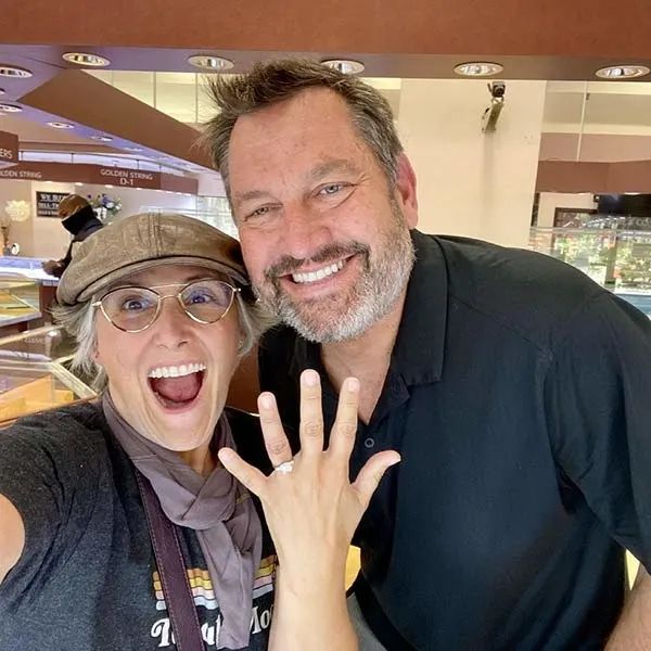 Ricki Lake shows off engagement ring