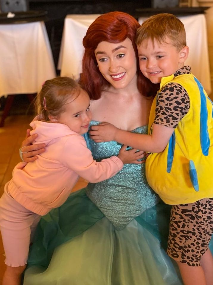 Ella meets a Disney princess!