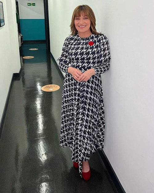 Lorraine Kelly Sends Fans Wild In Elegant Waist Cinching Dress Hello 