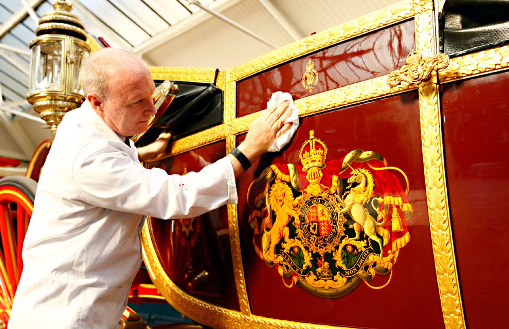 queen carriage 