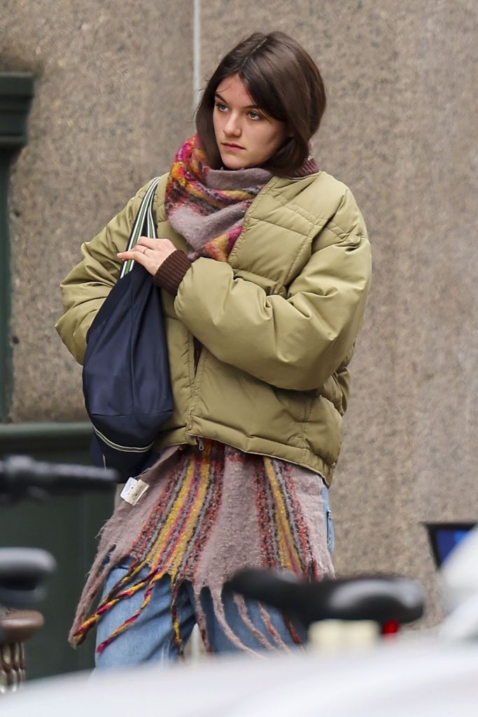 BGUK_2806409 - New York city, NY  - *EXCLUSIVE*  - The 17-year-old daughter of Tom Cruise and Katie Holmes, Suri Cruise, was spotted enjoying a stroll on Saturday afternoon in the vibrant SoHo district of New York City.

Pictured: Suri Cruise

BACKGRID UK 30 DECEMBER 2023 

BYLINE MUST READ: T.JACKSON / BACKGRID

UK: +44 208 344 2007 / uksales@backgrid.com

USA: +1 310 798 9111 / usasales@backgrid.com

*Pictures Containing Children Please Pixelate Face Prior To Publication*