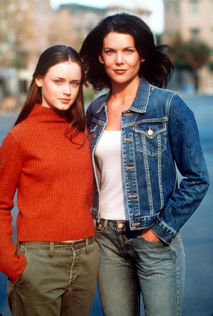 Alexis Bledel and Lauren Graham star in Warner Bros. TV series "The Gilmore Girls." 