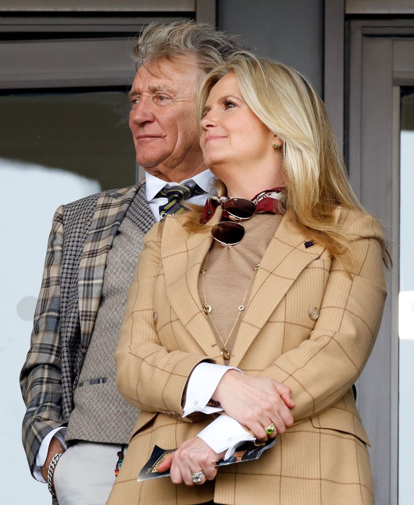penny lancaster and rod stewart at the races