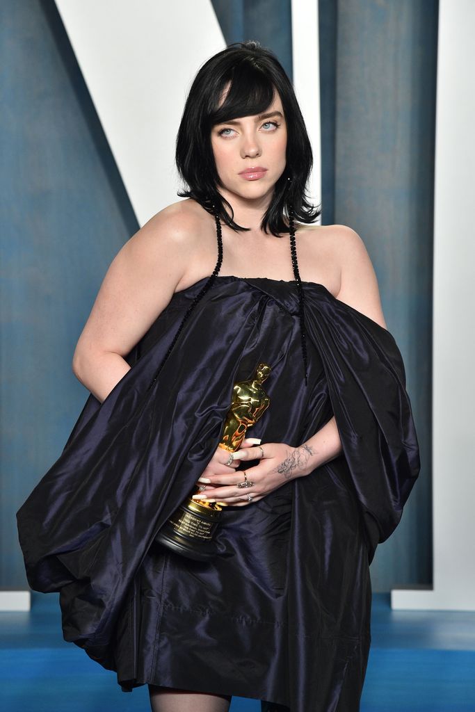 Billie Eilish attends the 2022 Vanity Fair Oscar Party hosted by Radhika Jones at Wallis Annenberg Center for the Performing Arts on March 27, 2022 in Beverly Hills, California.