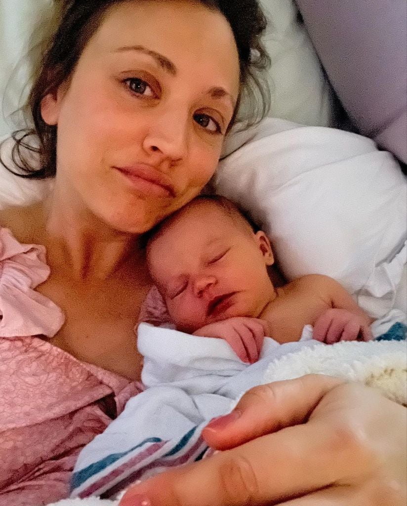 Kaley Cuoco takes selfie with newborn baby girl