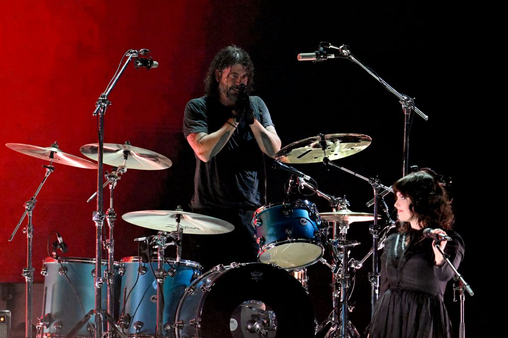 dave grohl behind the drums daughter violet singing nirvana reunion 