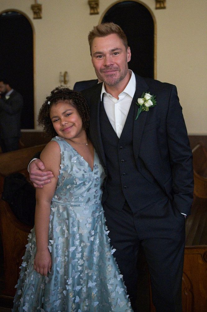 Ramona Edith Williams, Patrick John Flueger behind the scenes of Chicago PD